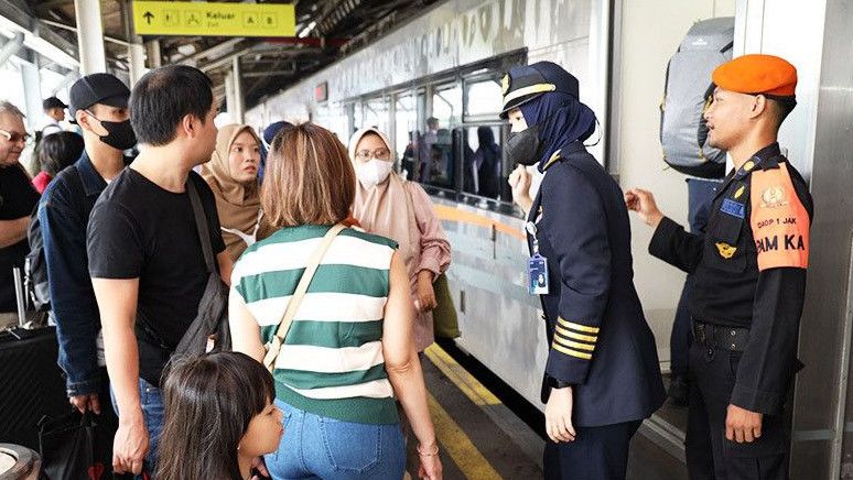PT KAI Daop 8 Surabaya mencatat lonjakan penumpang selama libur panjang Waisak. (Foto: Istimewa/Antara)